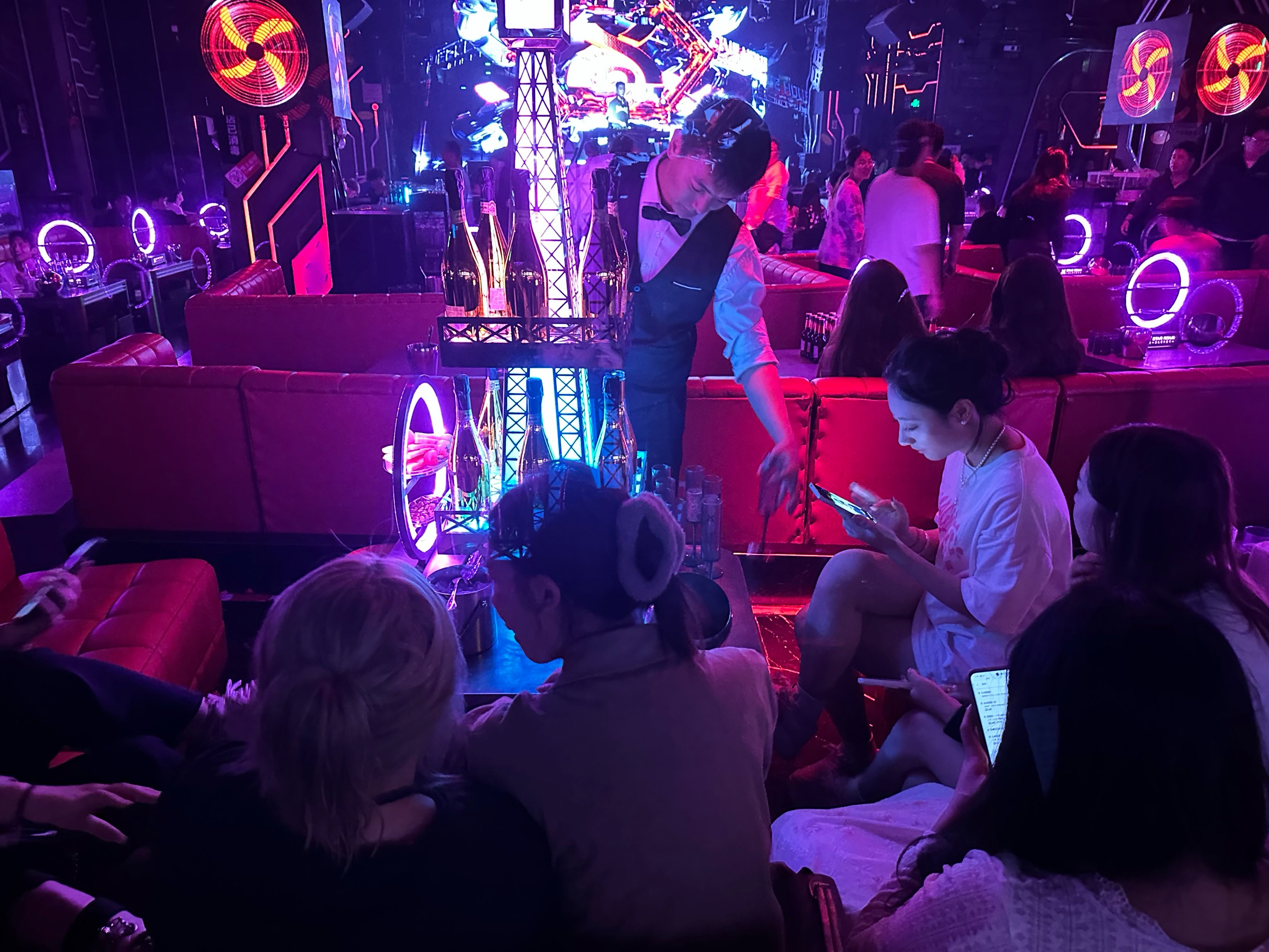 梅州商务ktv中低端区别-梅县区ktv预订